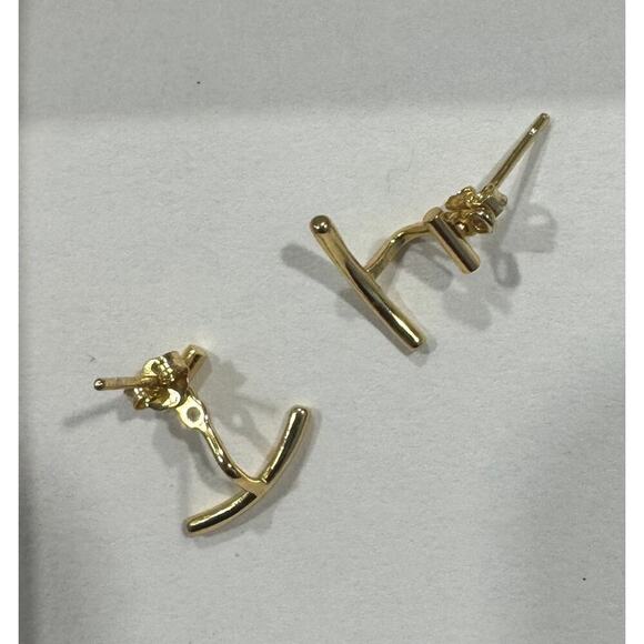 SHEMISLI Gold Bar Ear Jacket, Curved Front And Back Earrings - Picture 3 of 3